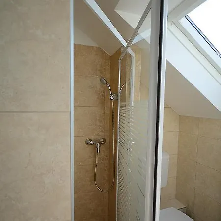 Alsolover Apartman סופרון