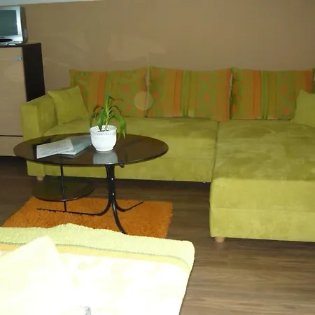 Alsolover Apartman דירה סופרון