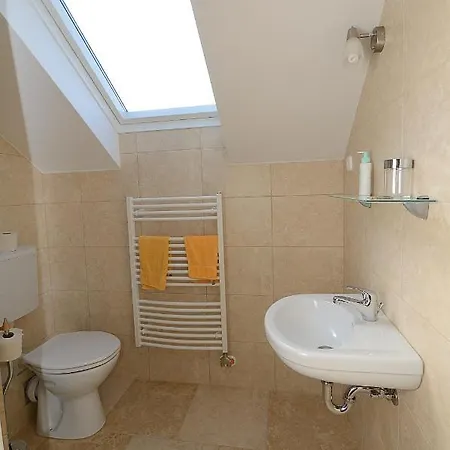Alsolover Apartman דירה סופרון